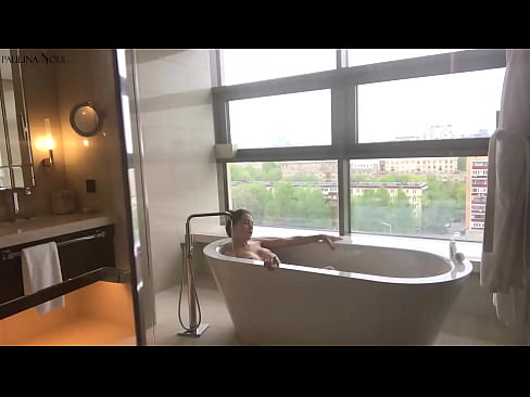 ❤️ Riesiges Babe wichst leidenschaftlich ihre Muschi im Badezimmer ❤️ Porno fb bei uns ❌️❤