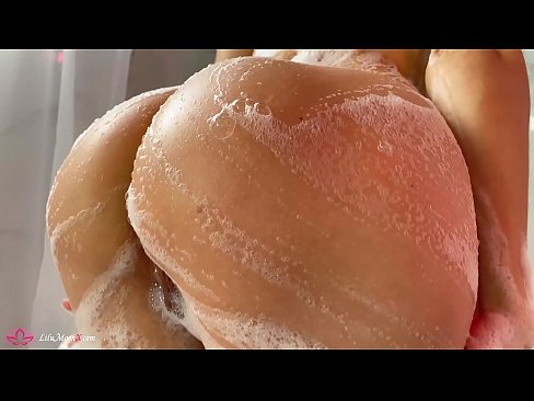 ❤️ Brünette masturbiert Muschi mit Vibrator zu intensivem Orgasmus in der Dusche ❤️ Porno fb bei uns ❌️❤