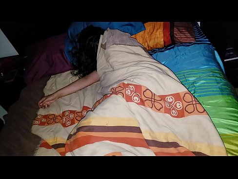 ❤️ Stiefsohn beschimpft seine junge Stiefmutter, während sie schläft. ❤️ Porno fb bei uns ❌️❤
